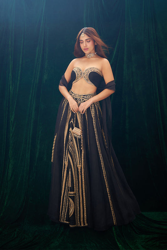 The 'Aankhon ka Paigam' Lehenga