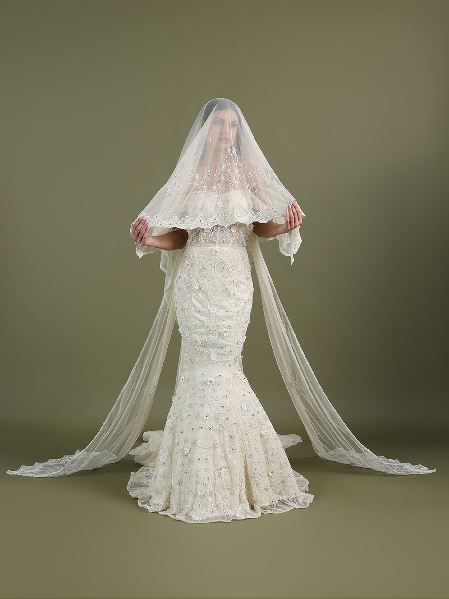 CREME MERMAID GOWN