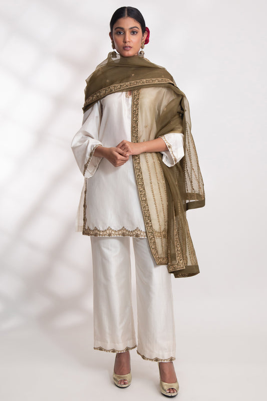 MADRA DUPATTA