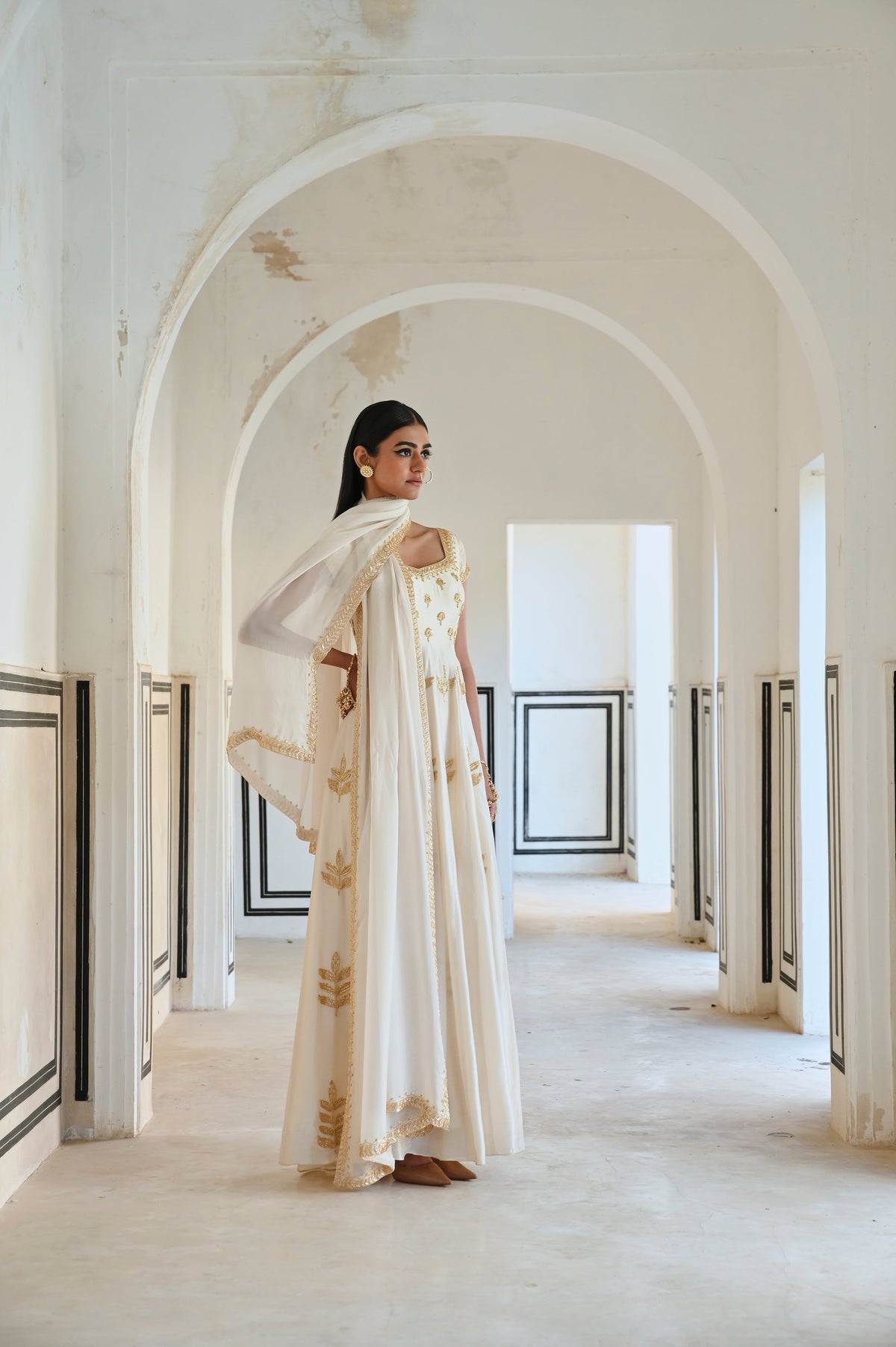 IVORY CAP SLEEVE FLORAL BUTTI EMBROIDERED 12 KALI ANARKALI WITH DUPATTA- EC-AK-RAHI25-04- Ivory