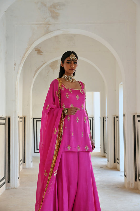 SQUARE NECKLINE FLORAL BUTTI EMBROIDERED SHORT KURTA WITH PALAZZO AND DUPATTA