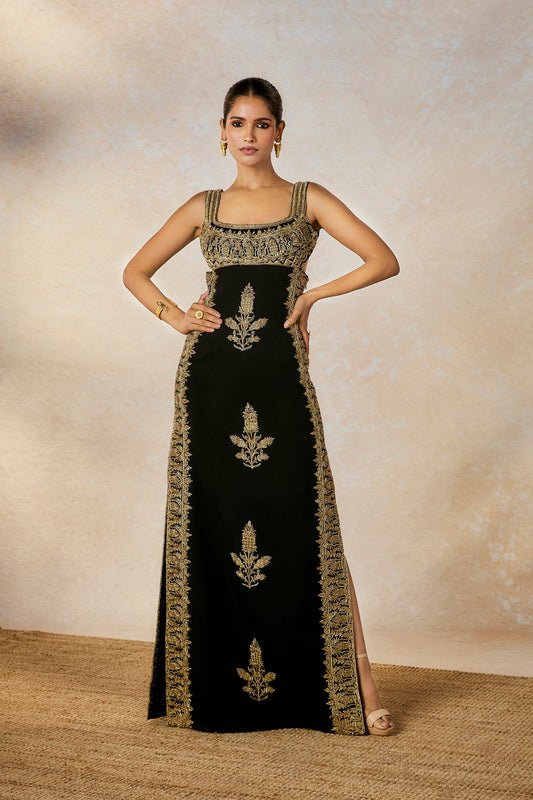 The Anjeer Pak Gown