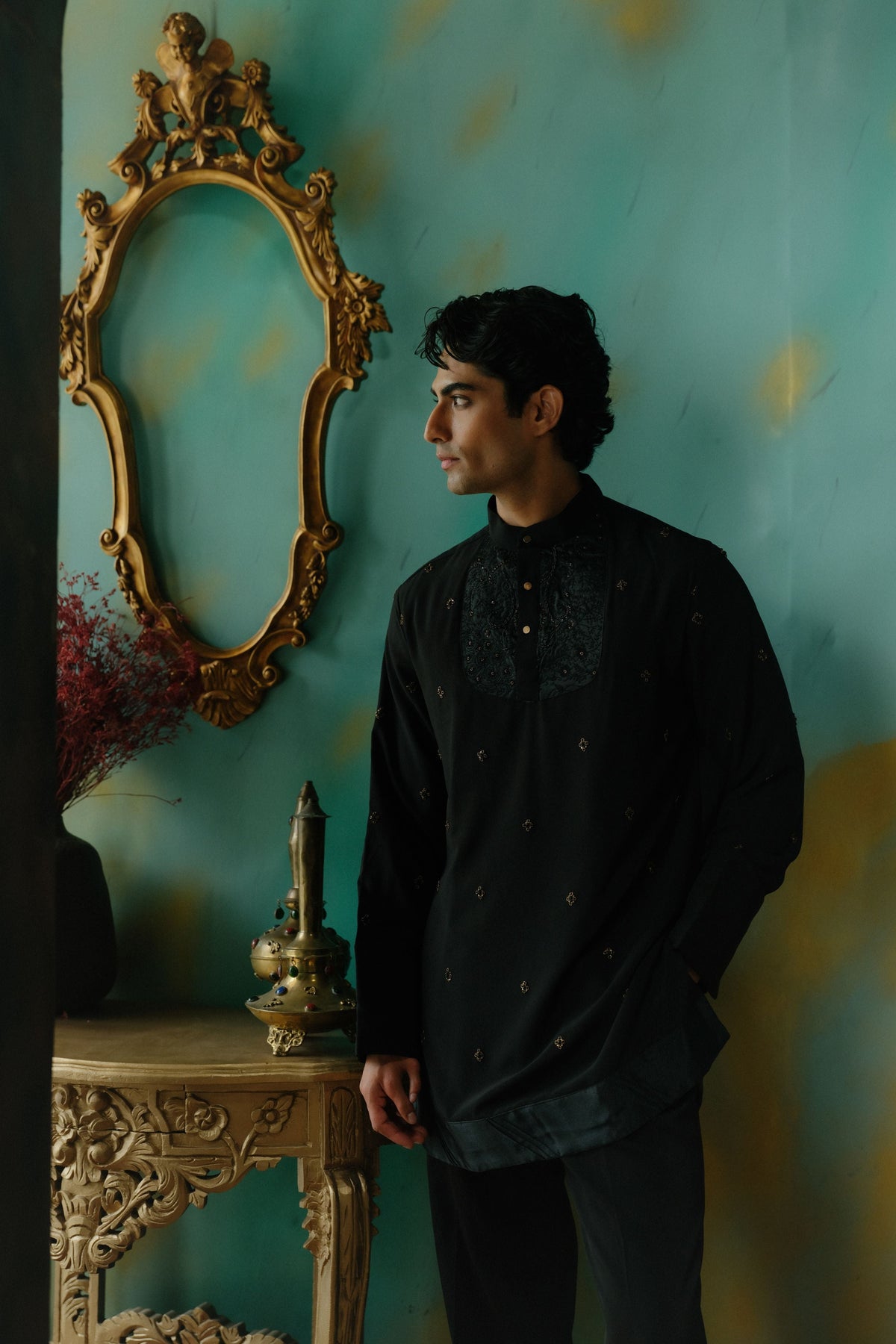 Black Traditional Thread Embroidered Kurta Set