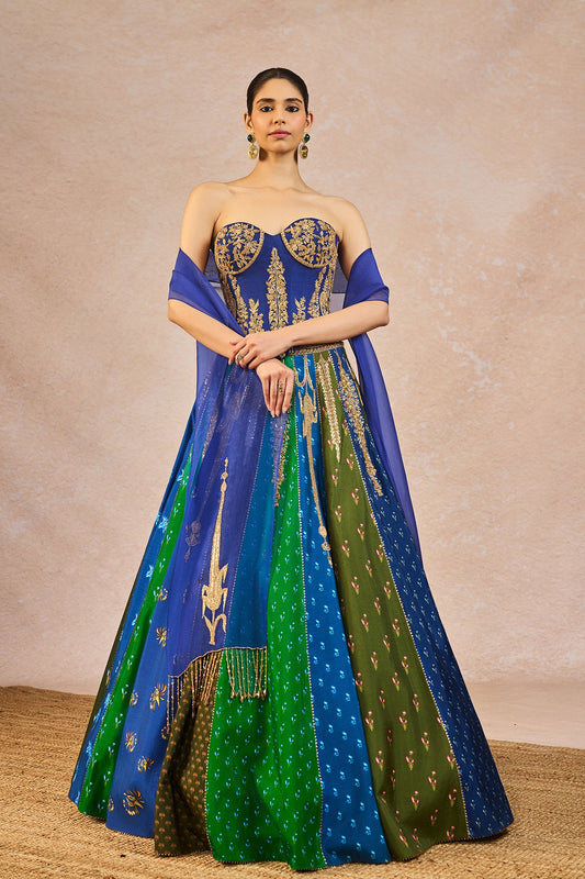 The 'Rango Sa Jahan' Lehenga