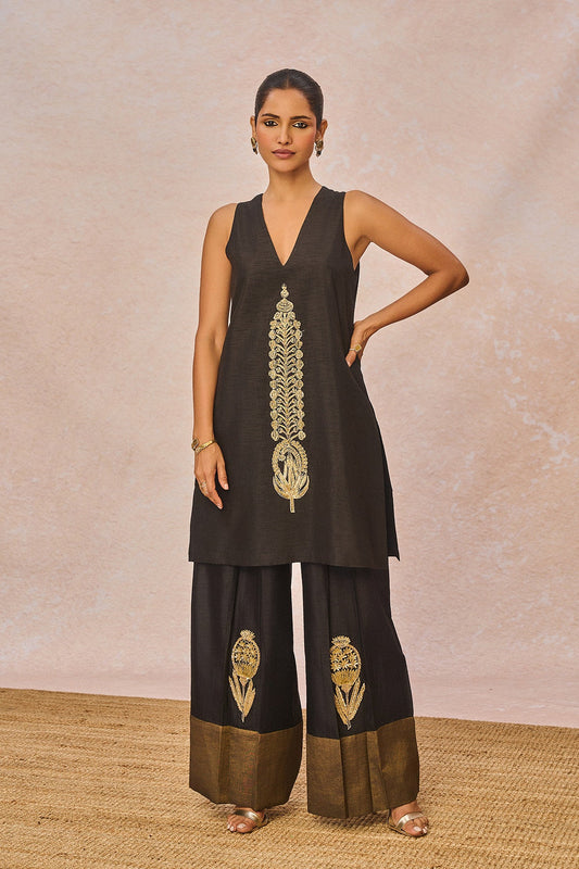 'The Aankho Ka Paigam' Blazer Set
