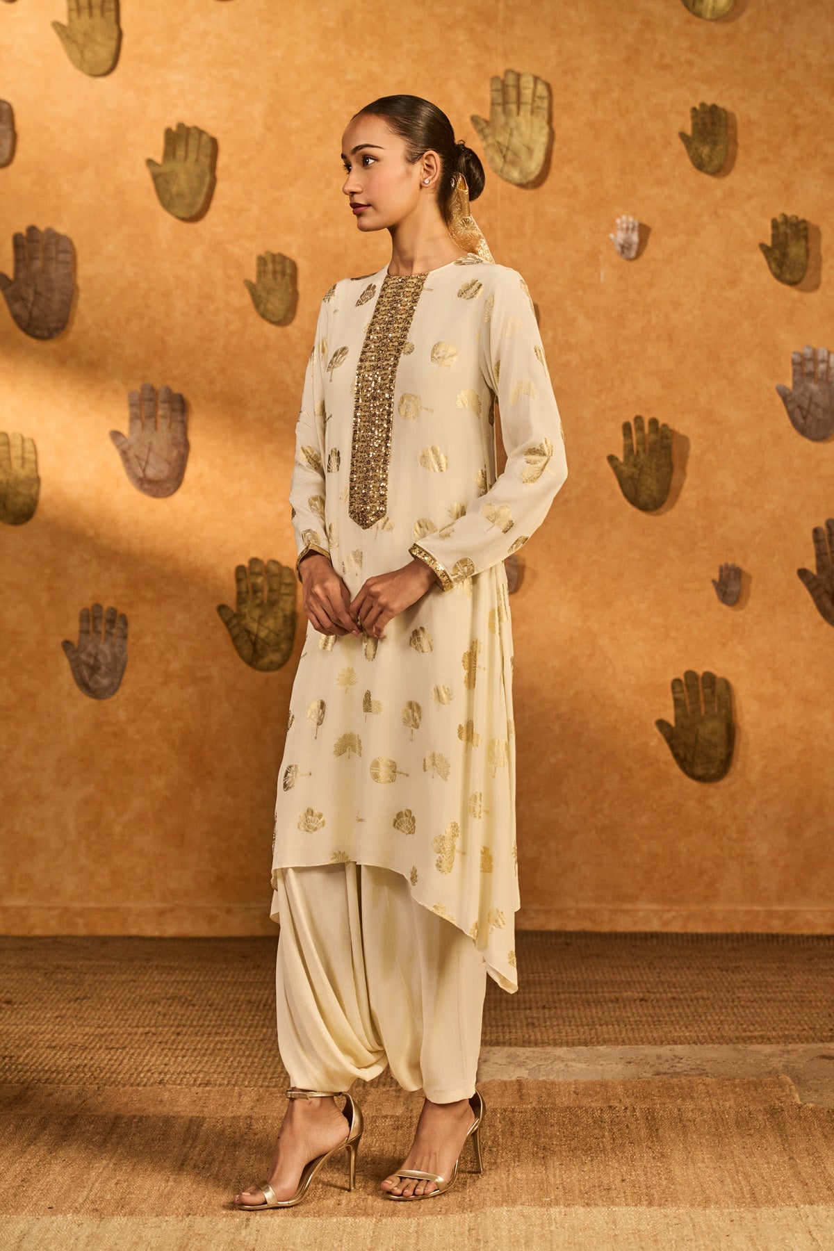 Ivory Windrose Kurta Set
