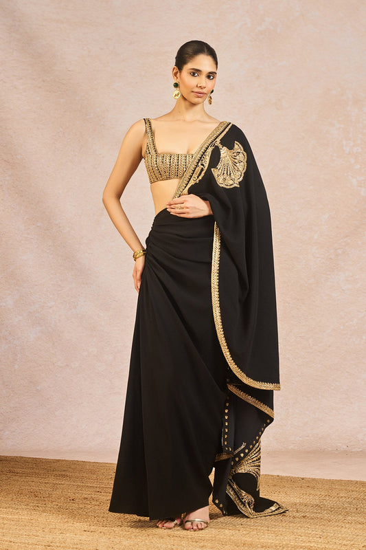 'Aur Tum' Set