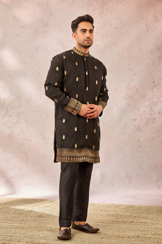 Black Haath Phool Kurta Set