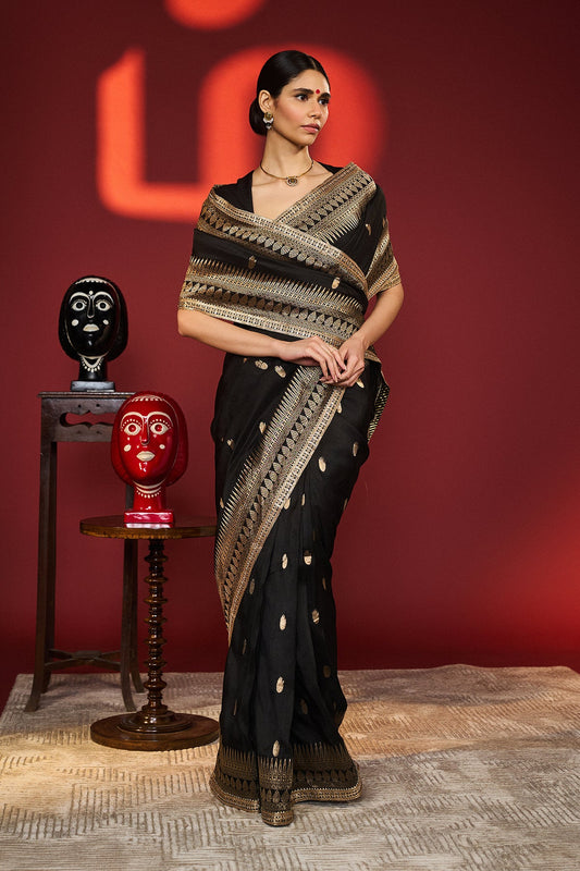 Black Haath Phool Saree