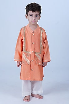 Peach Chanderi Zari Butta Printed Kurta Set For Boys by Pankhuri by Priyanka - Kids at Pernia's Pop Up Shop