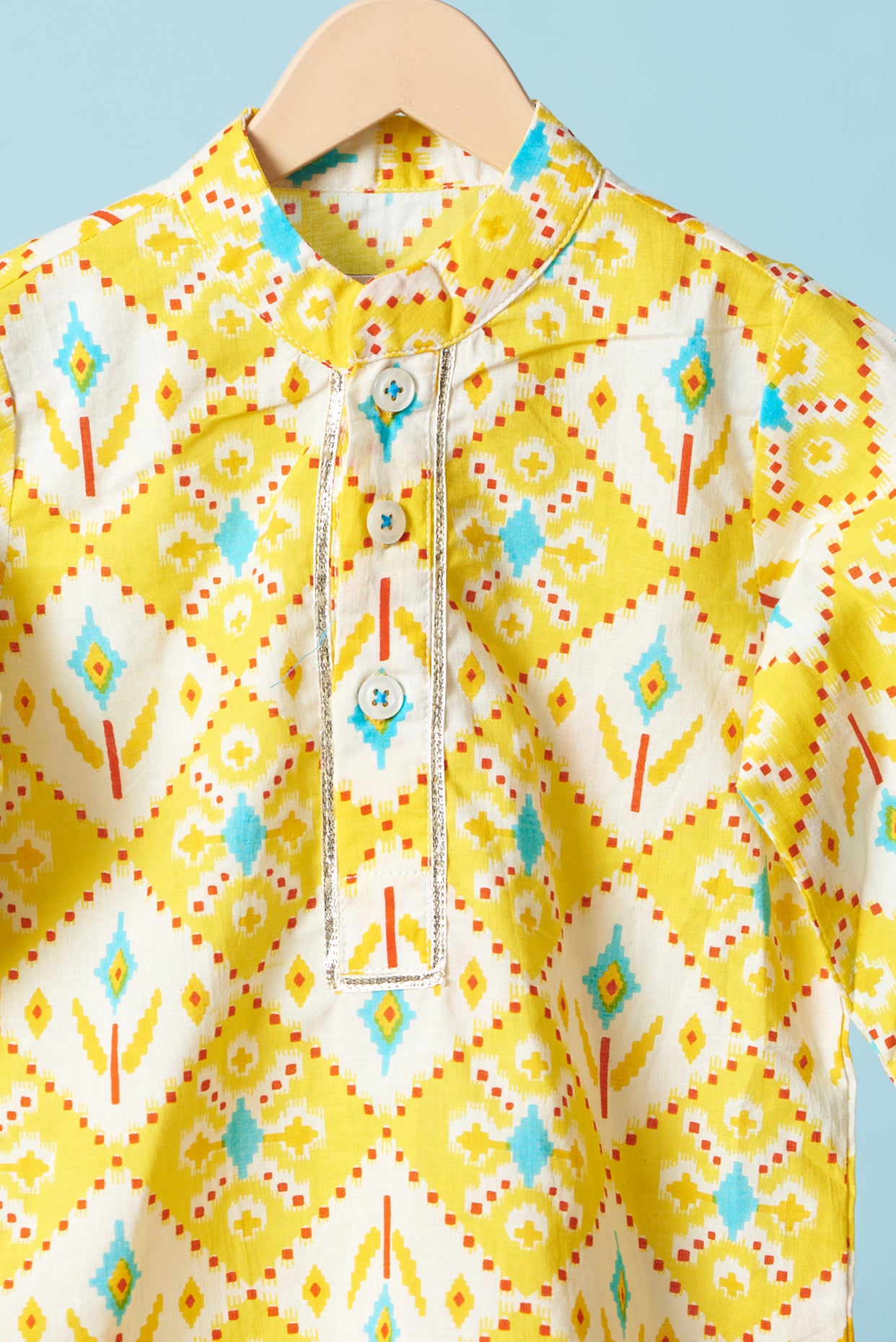 Yellow Printed Kurta Set For Boys by Pankhuri by Priyanka - Kids at Pernia's Pop Up Shop
