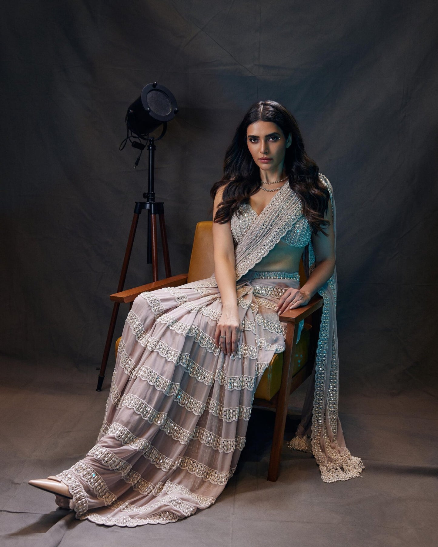 KARISHMA TANNA In Ash Pink Chandelier Pearl Drop Saree Set