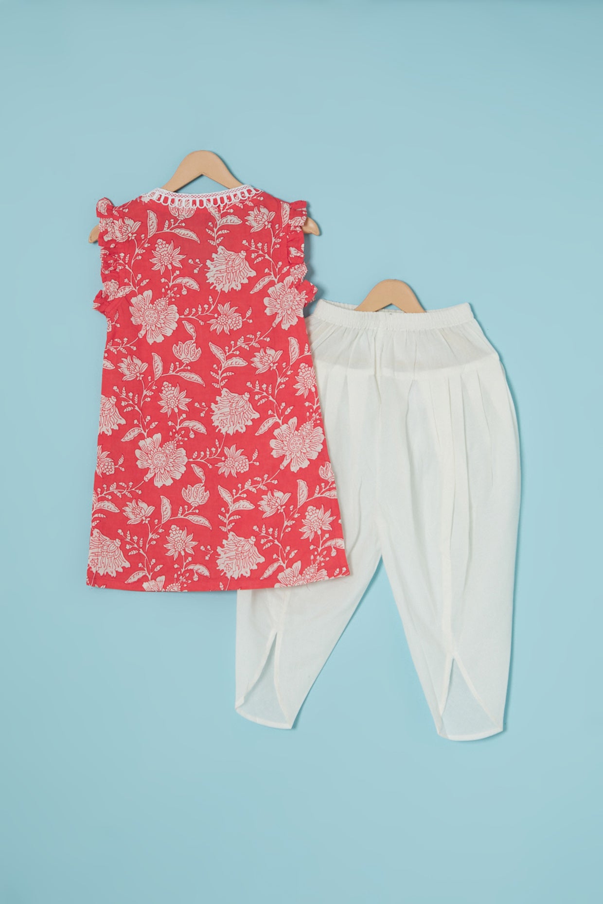 Red Cotton Floral Printed Kurta Set For Girls by Pankhuri by Priyanka - Kids at Pernia's Pop Up Shop