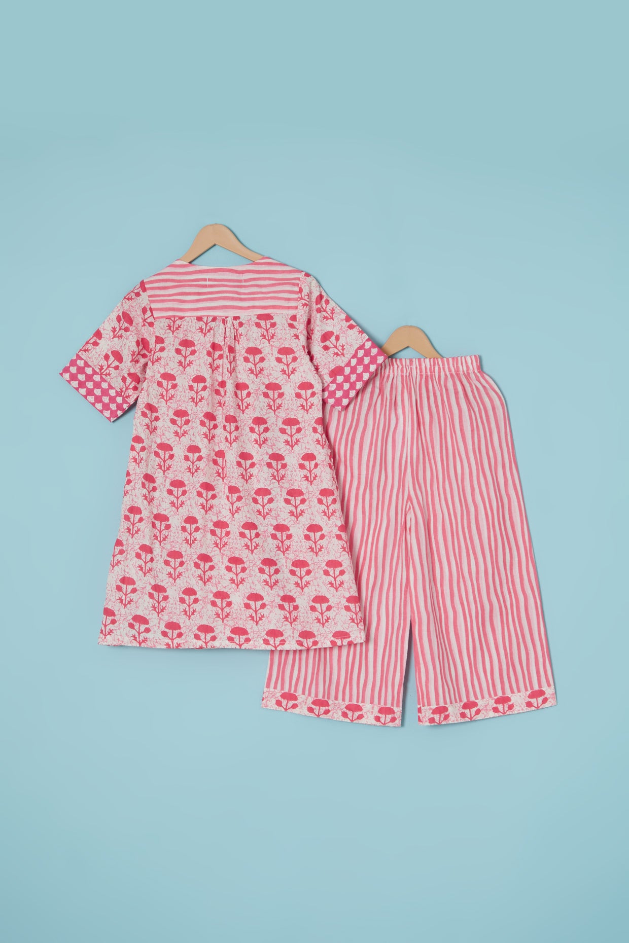 Red Cotton Block Printed Kurta Set For Girls by Pankhuri by Priyanka - Kids at Pernia's Pop Up Shop