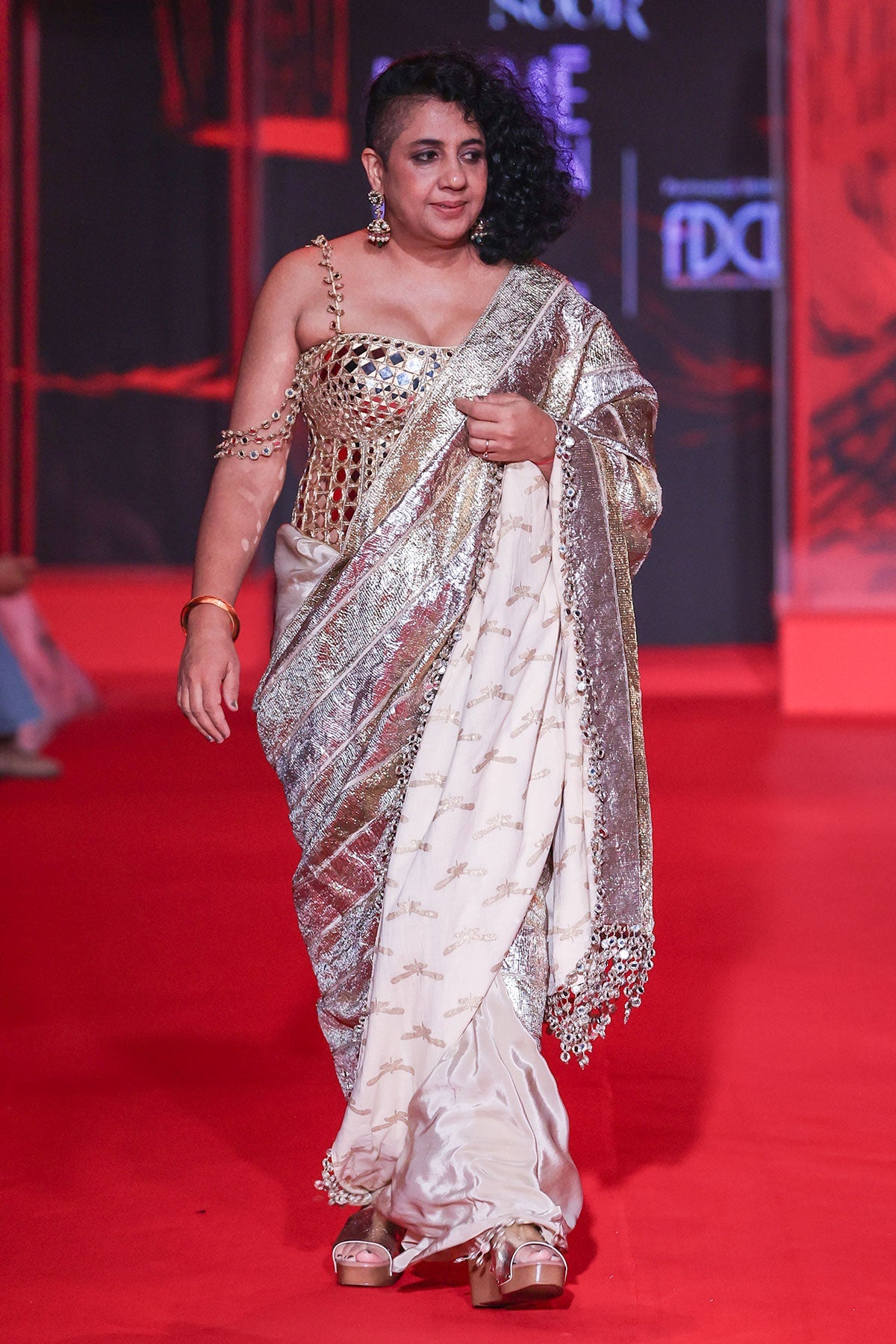 Tarakini Saree Set