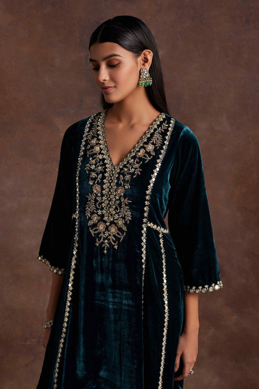 Green Velvet Suit With Pants and Dupatta Set