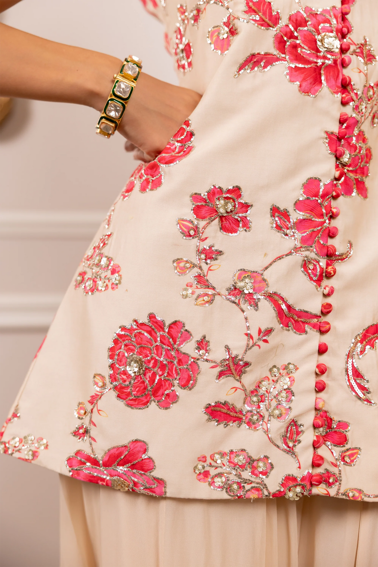 YANIKA KURTA SET – OFF WHITE AND PINK