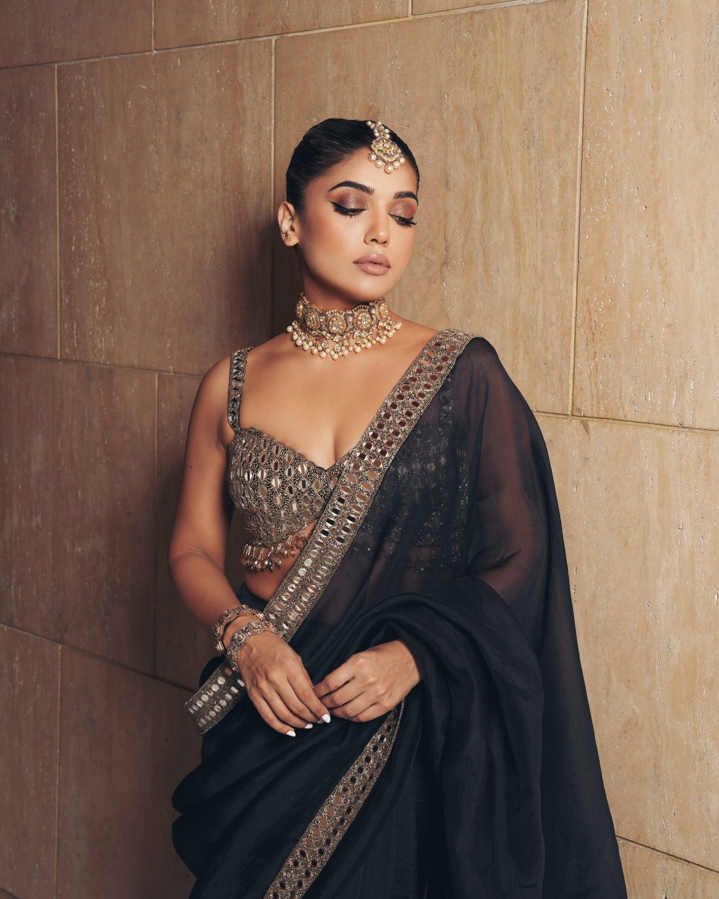 SAMIKSHA PEDNEKAR In Jugmug Black Organza Saree Set