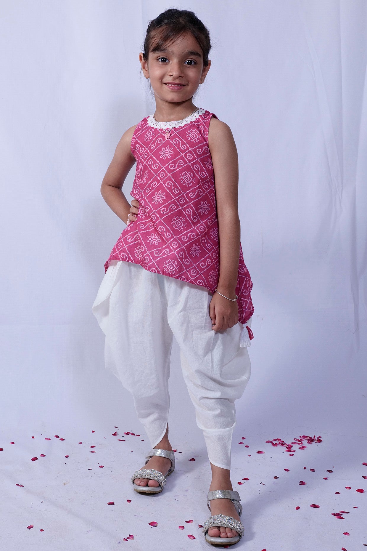 Fuchsia Bandhani Kurta Set For Girls by Pankhuri by Priyanka - Kids at Pernia's Pop Up Shop