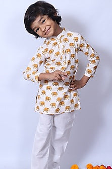 Turmeric Printed Kurta Set For Boys by Pankhuri by Priyanka - Kids at Pernia's Pop Up Shop