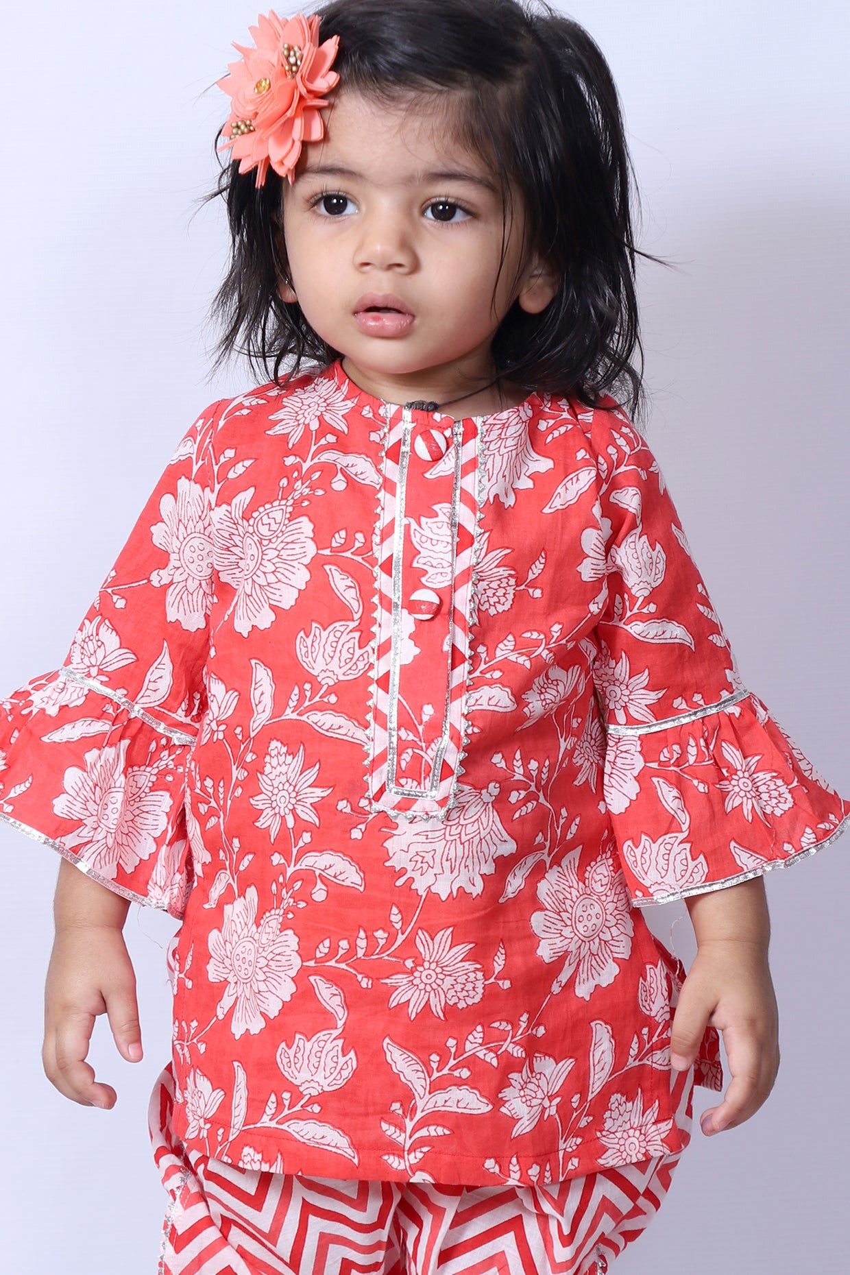Red Floral Printed Kurta Set For Girls by Pankhuri by Priyanka - Kids at Pernia's Pop Up Shop