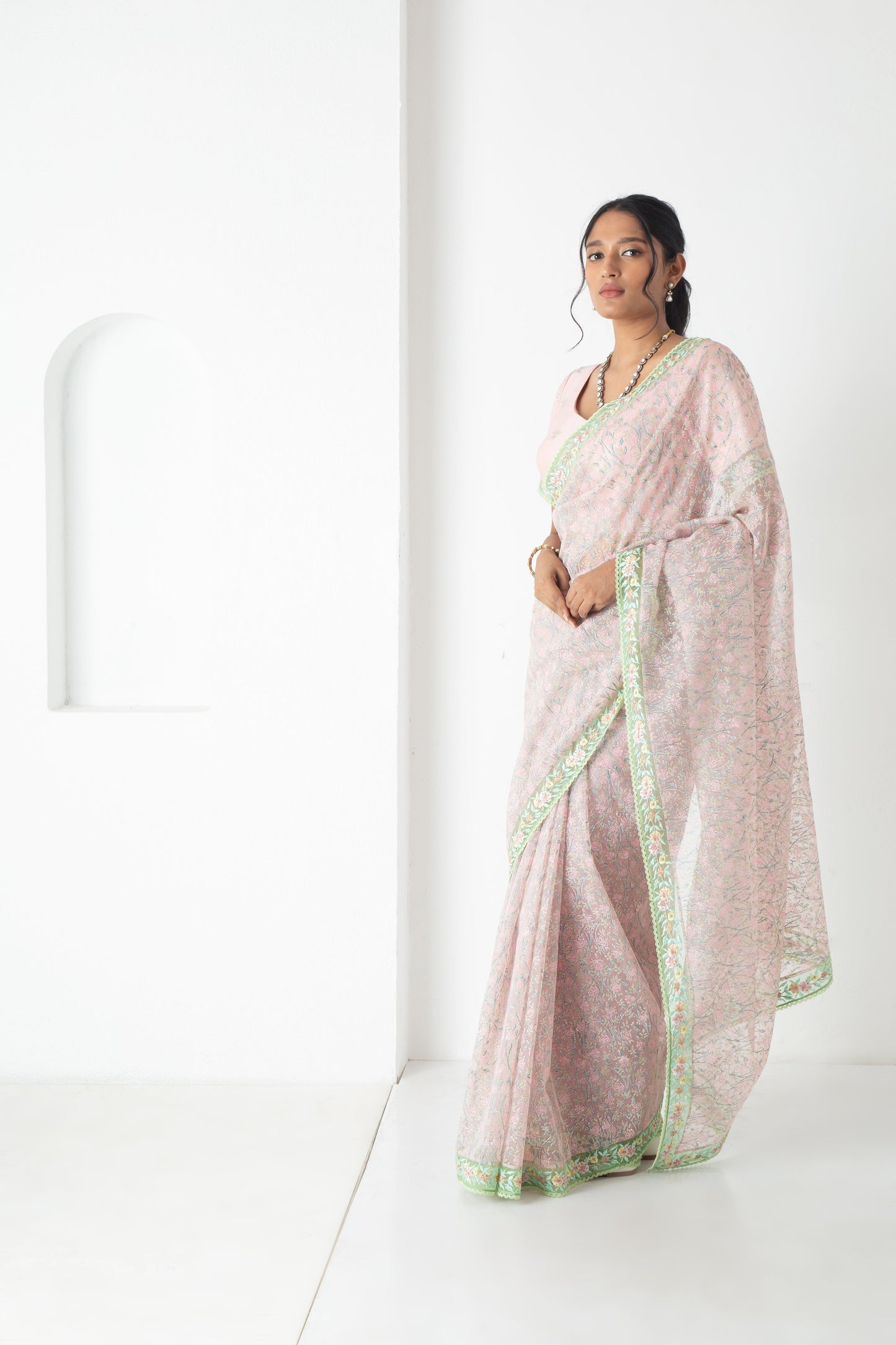 Izel Saree Carnation Pink