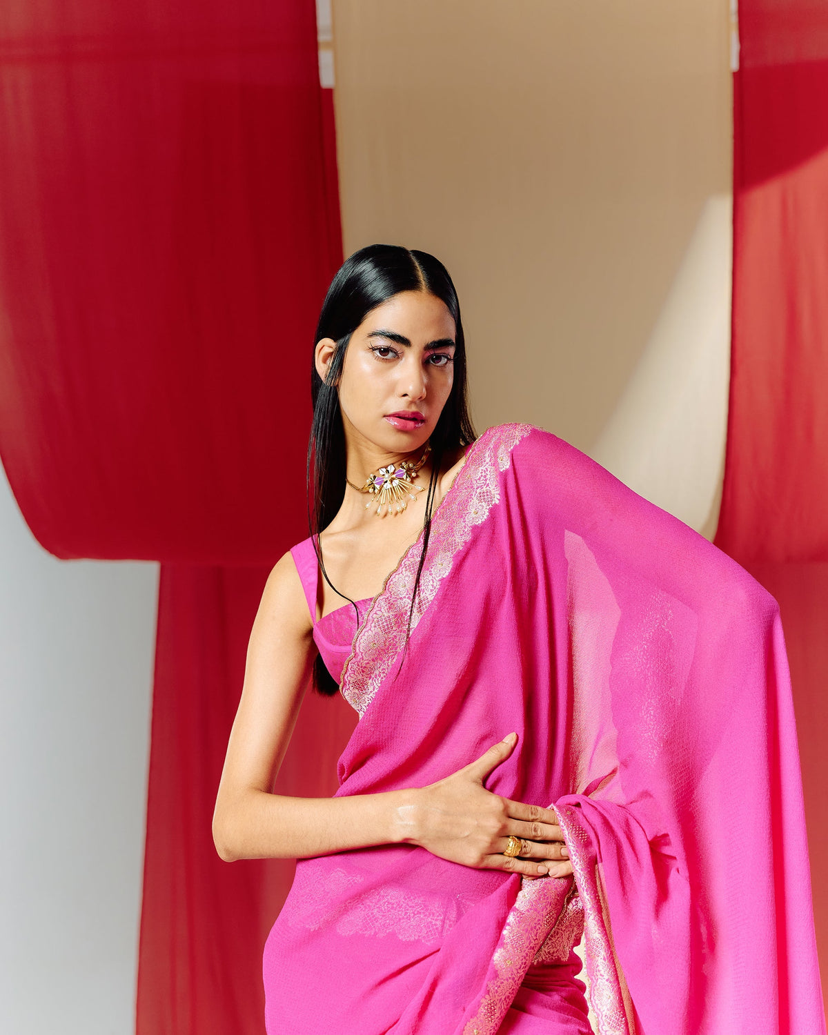 Sraddha Srinath In Handwoven Pink Georgette Saree