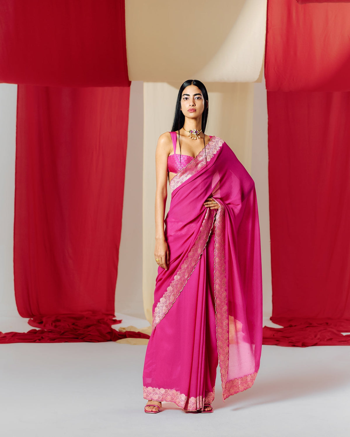 Sraddha Srinath In Handwoven Pink Georgette Saree