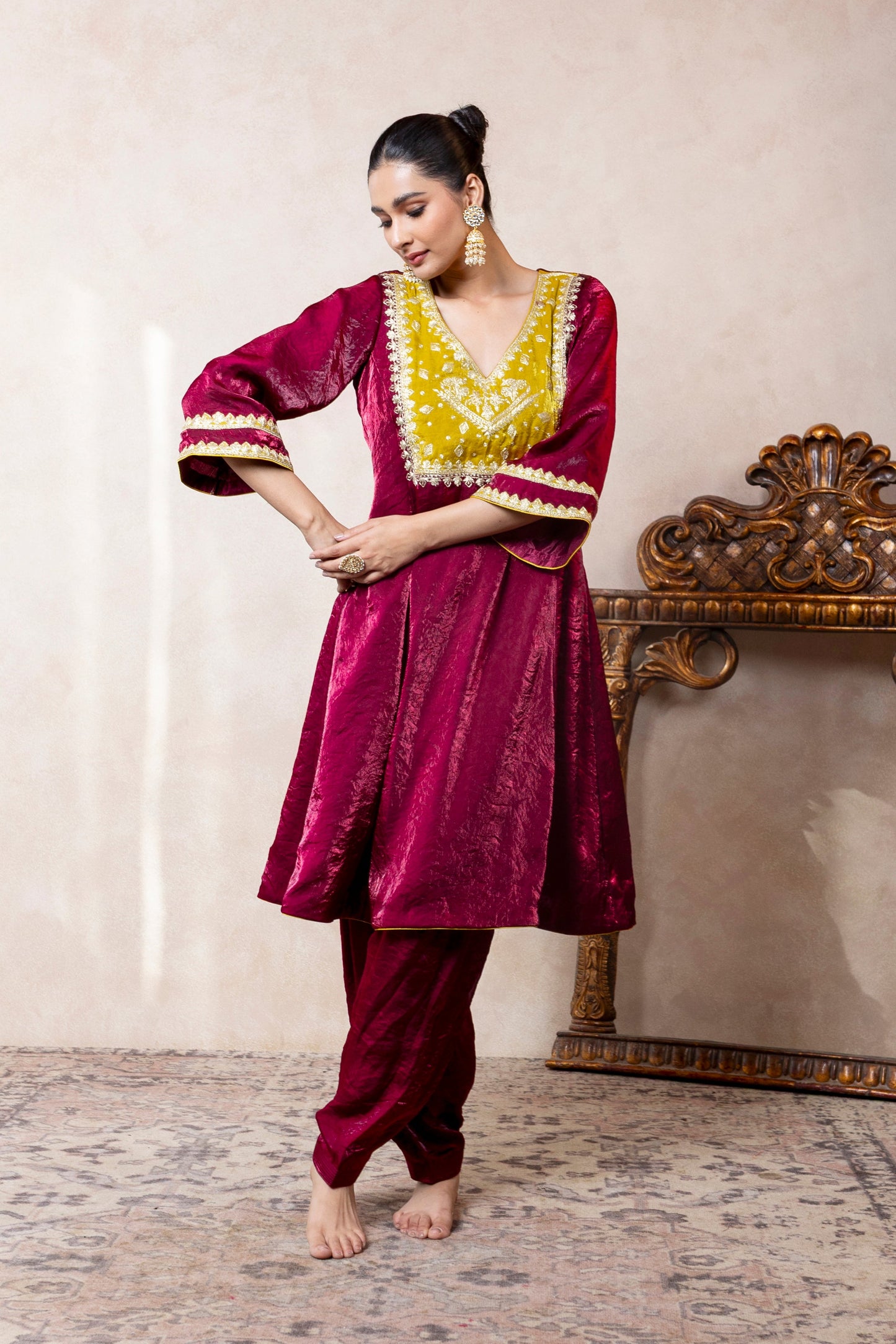 ZARREEN CHOGA SUIT SET
