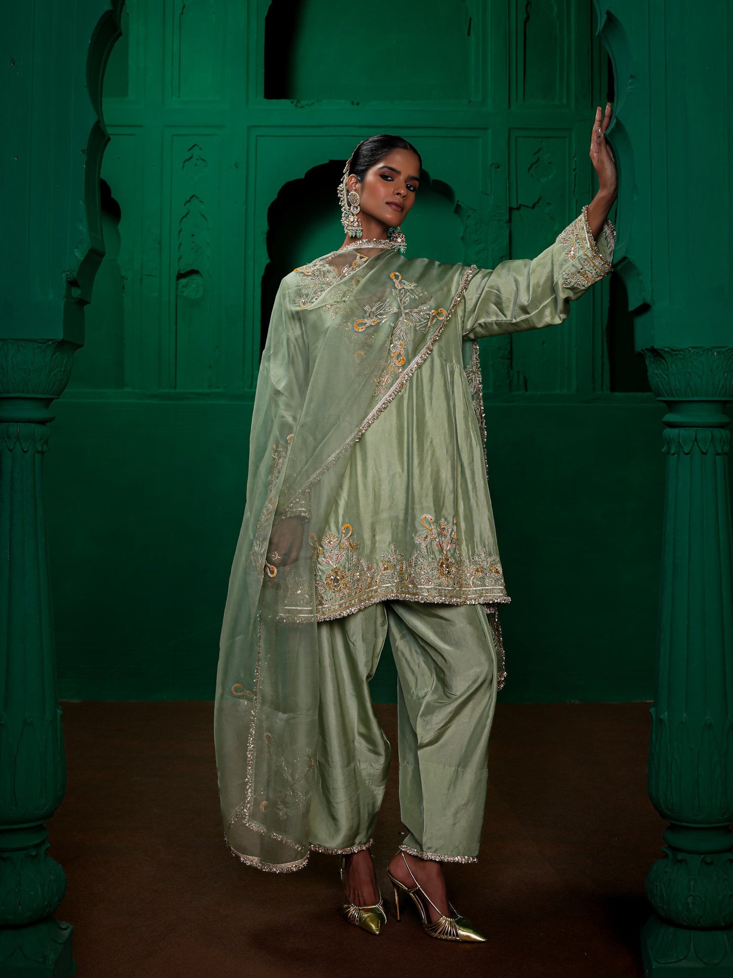 RAVEENA