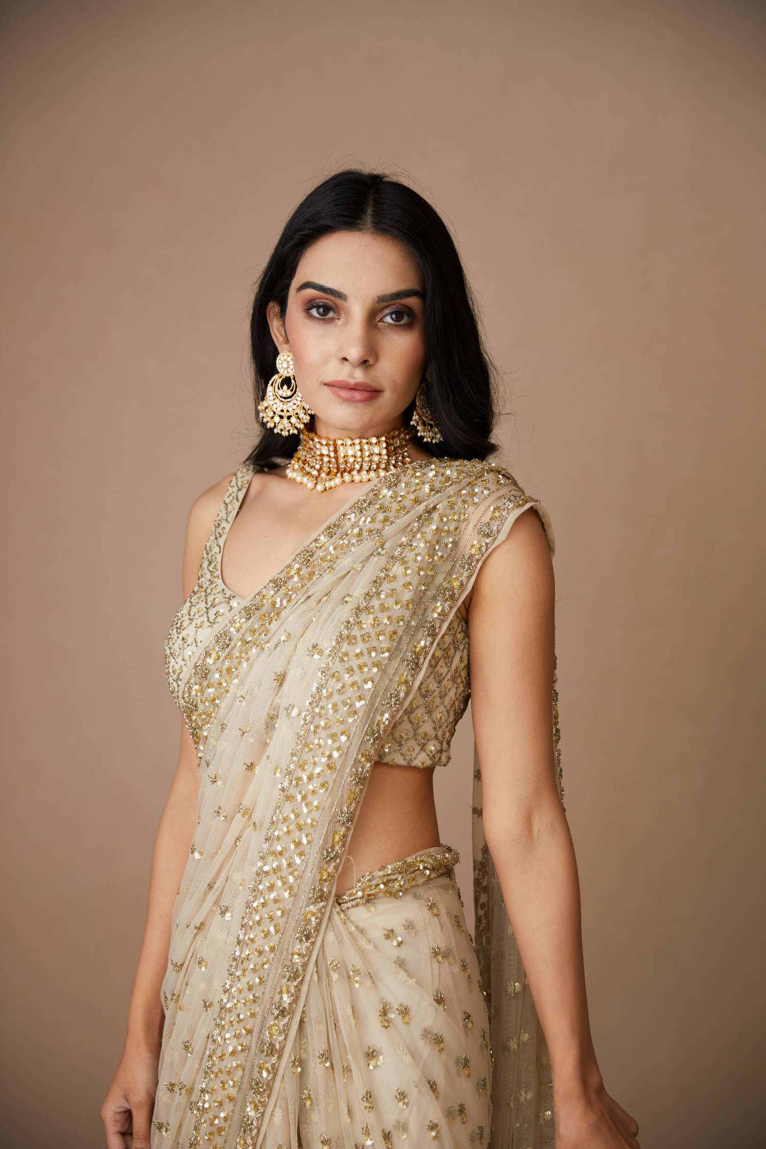 Front view of Off White Net Bottie Saree Set