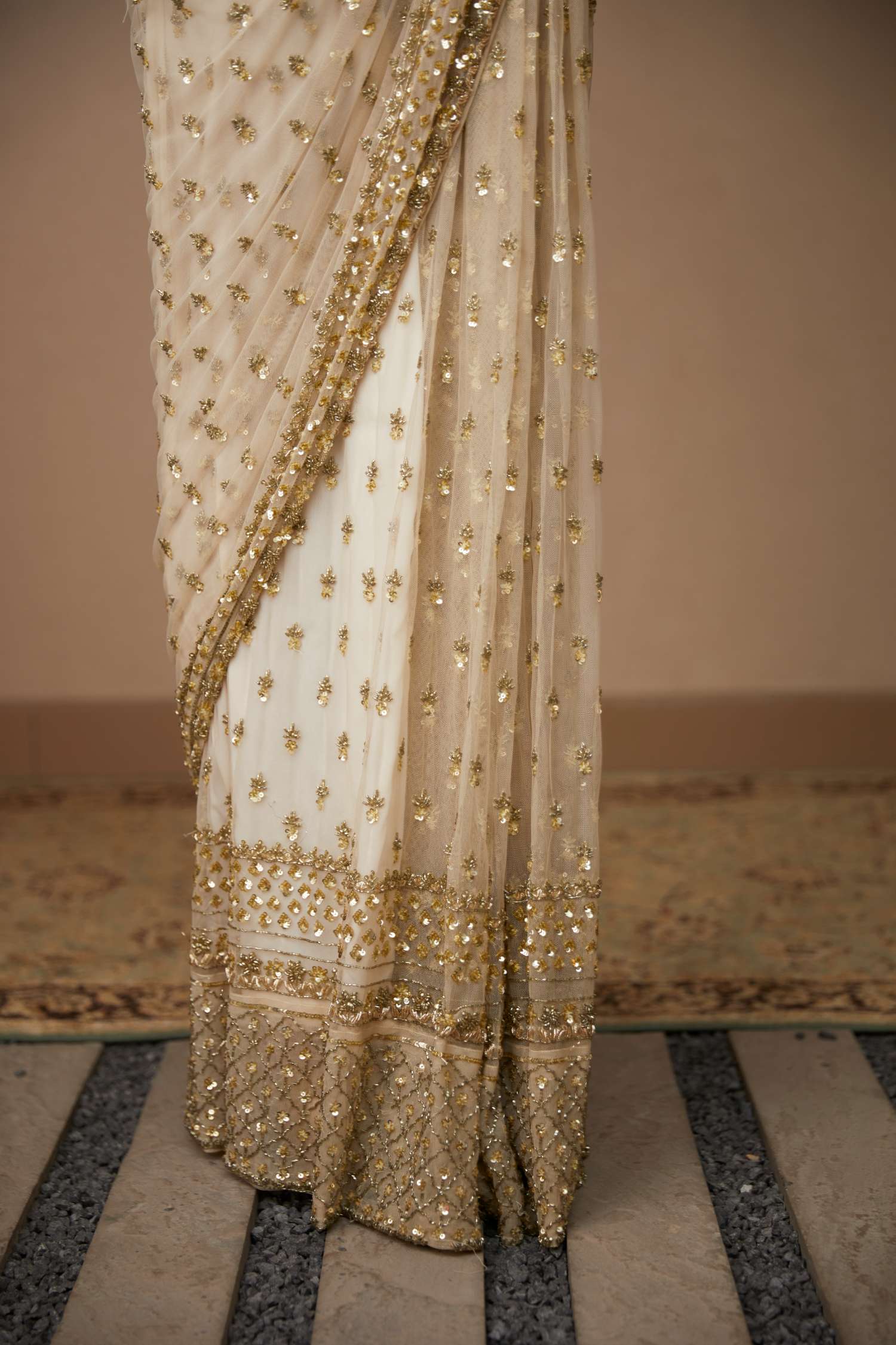 Close-up View of Off White Net Bottie Saree