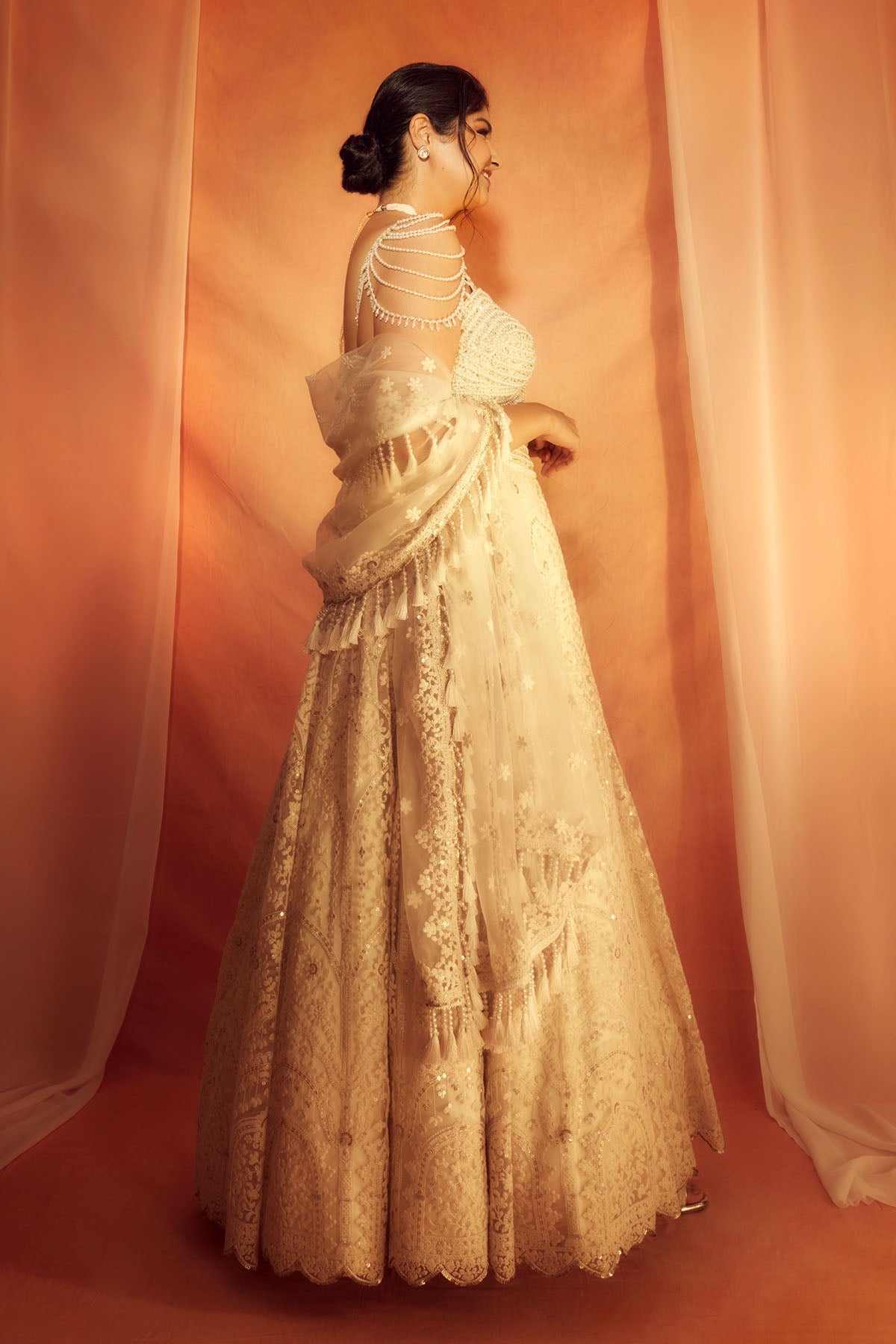 Anshula Kapoor IN OFF WHITE LEHENGA SET