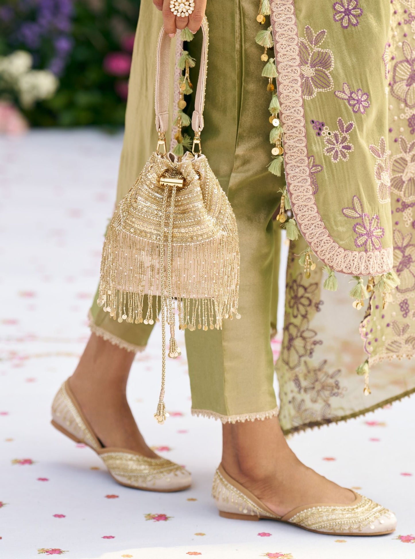 Jasmin Gold Vegan Jutti