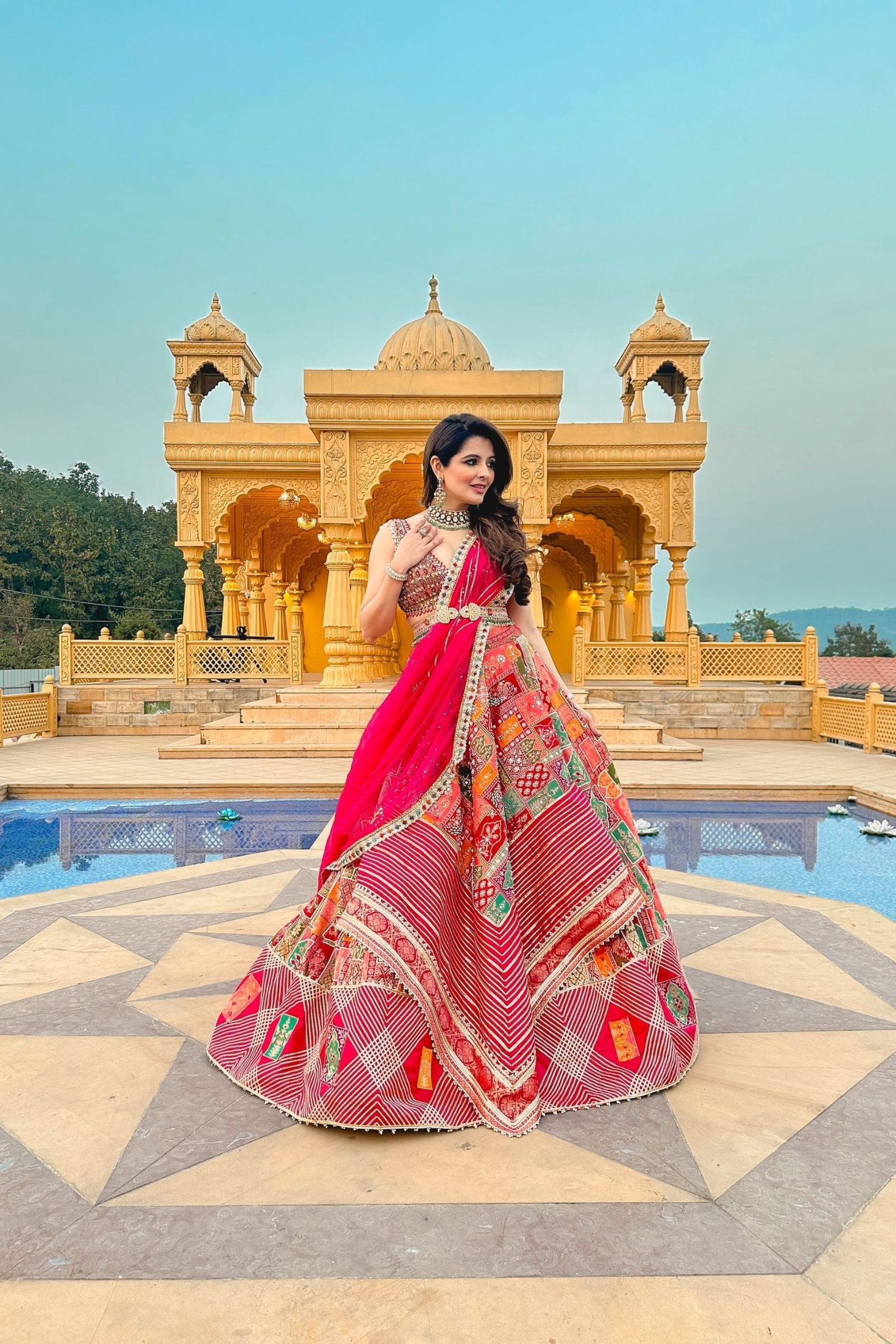 Women's Coral Jamawar Banarasi Lehenga Set