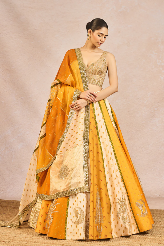 The 'Aur Tum' Lehenga