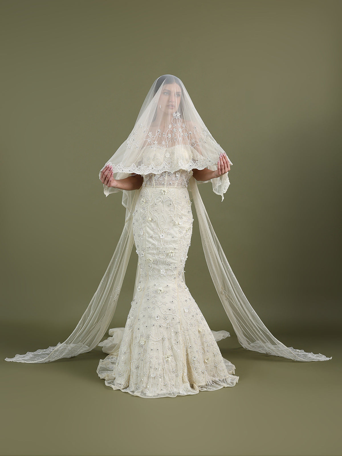 CREME MERMAID GOWN
