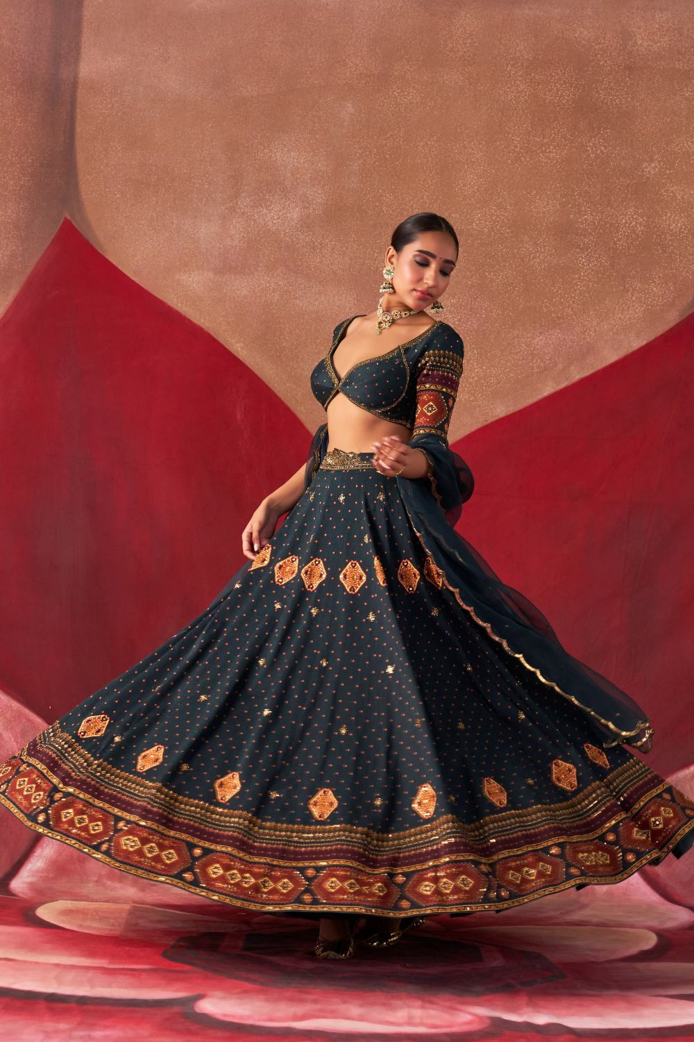 Aditi Rao Hydari in Menka Lehenga