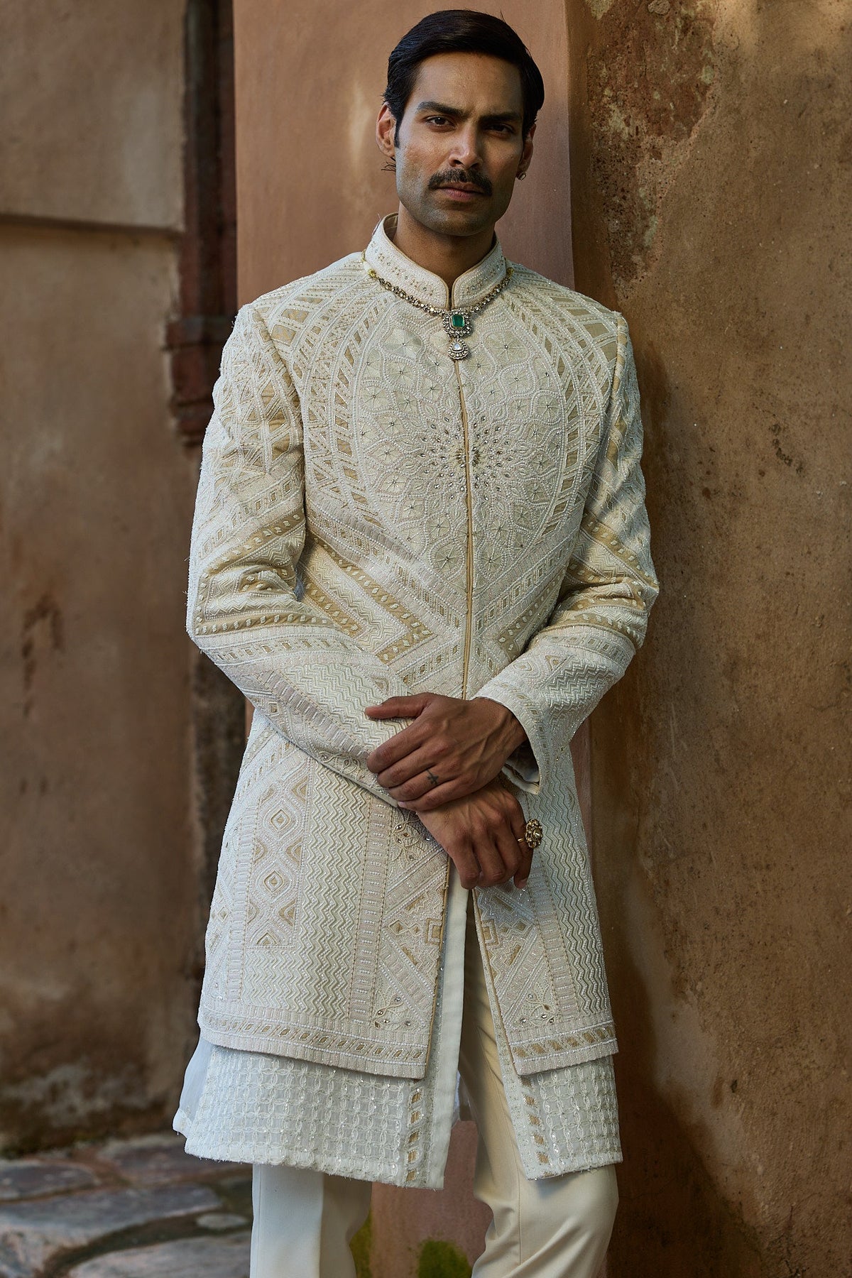 Crème Jaal Embroidered Indo-Western Set