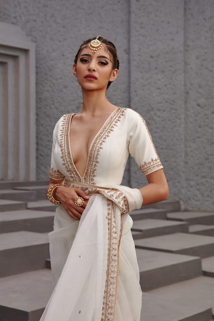 Niki Mehra in Inayat Saree