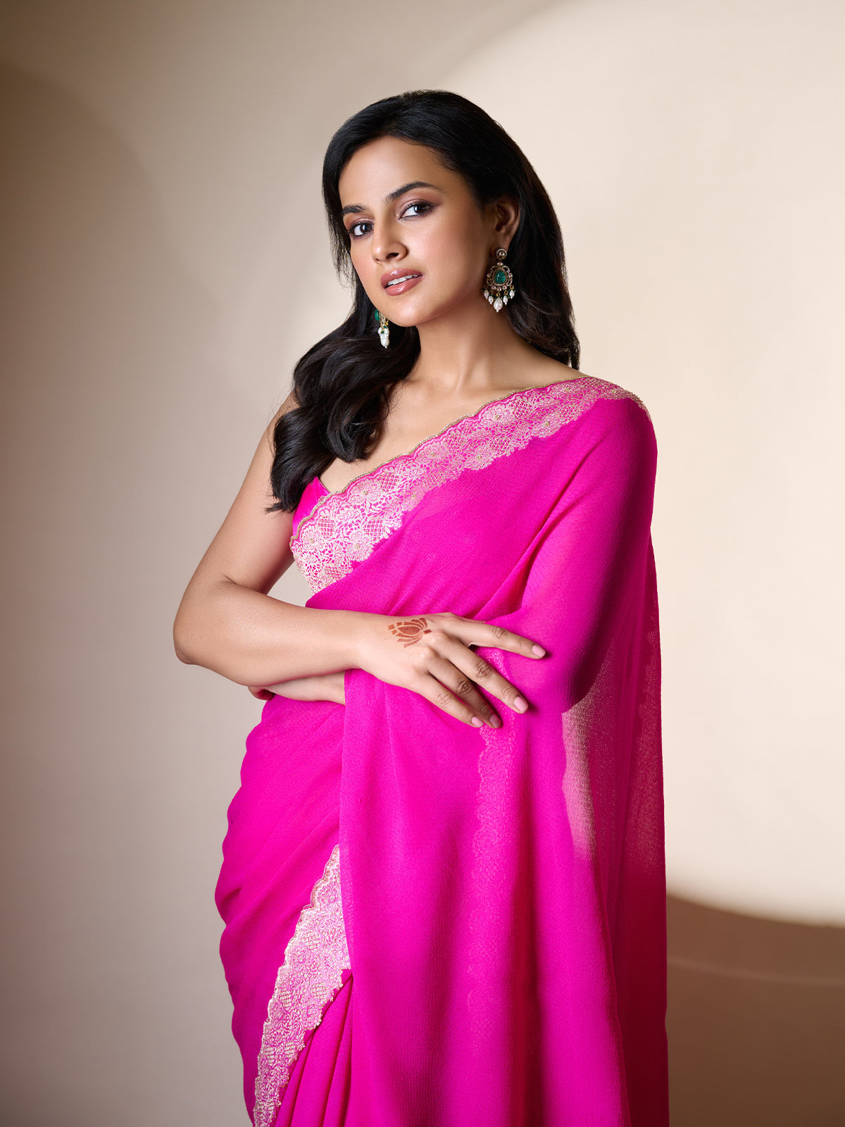 Sraddha Srinath In Handwoven Pink Georgette Saree