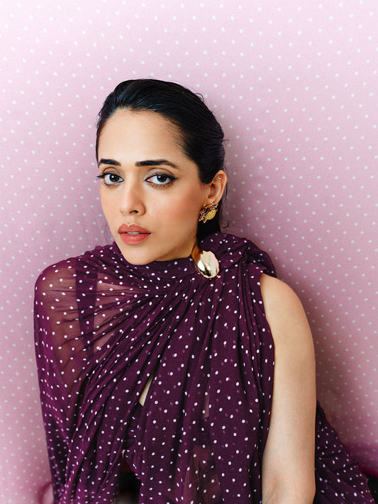 Maroon Movable Brooch Dotted Saree