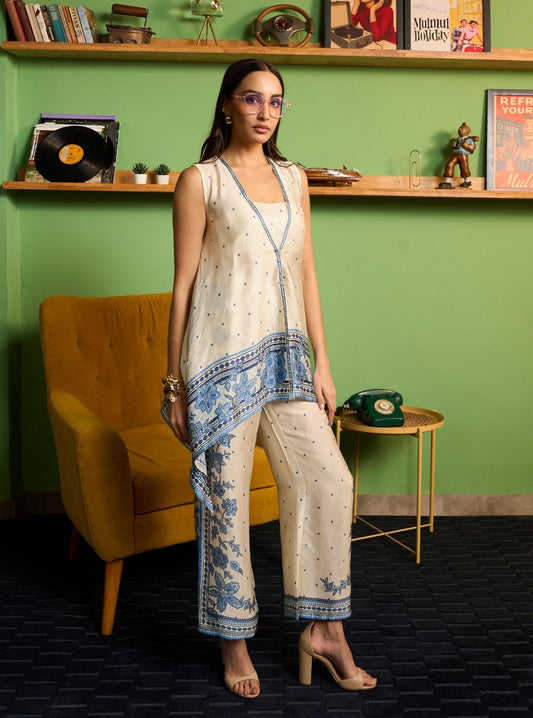 Saroja Cupro Satin Off White Printed Top Set With Cami
