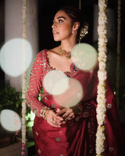SUMMIYYA In Jhalak Mellow Wine Mirror Scallop Saree Set