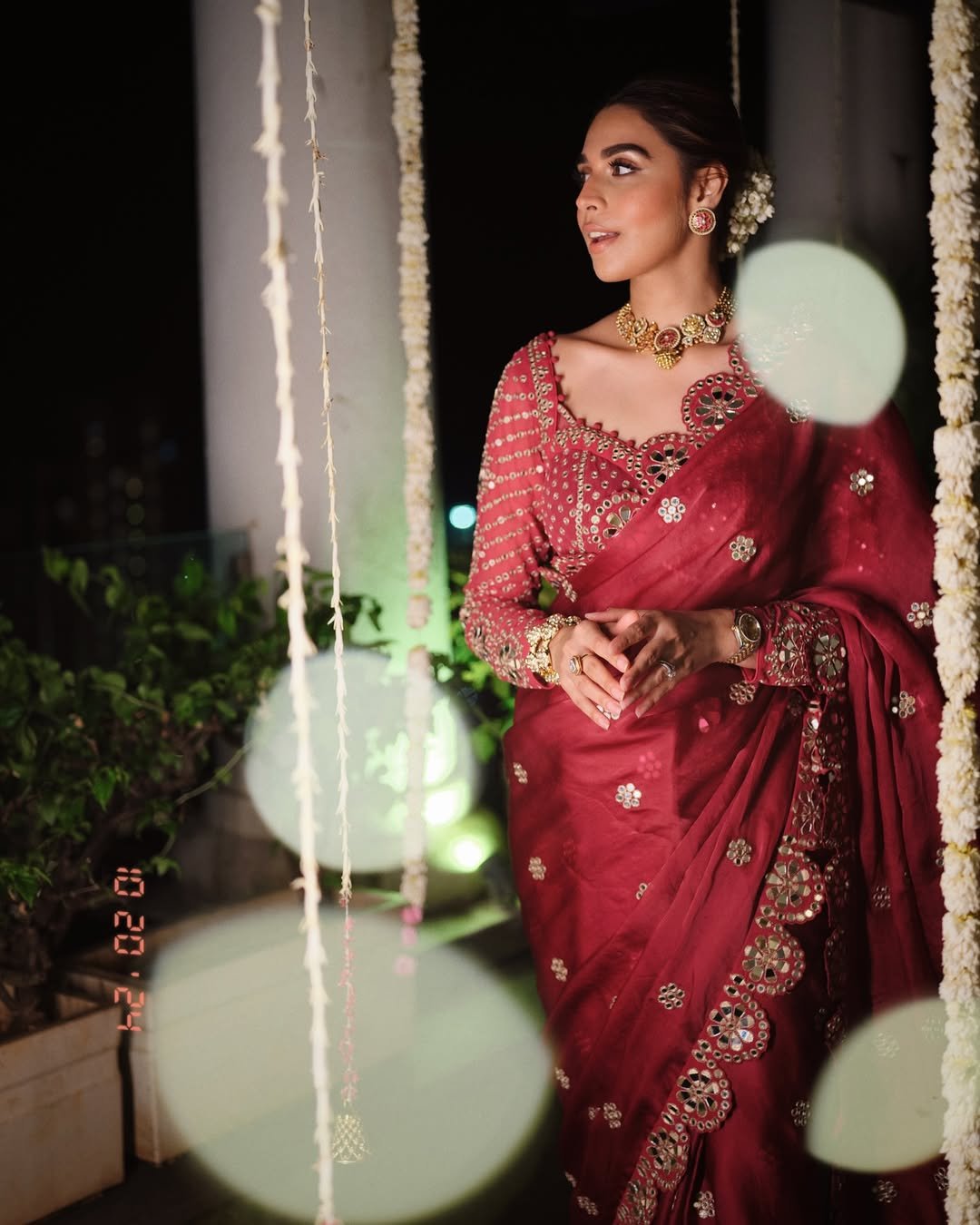 SUMMIYYA In Jhalak Mellow Wine Mirror Scallop Saree Set