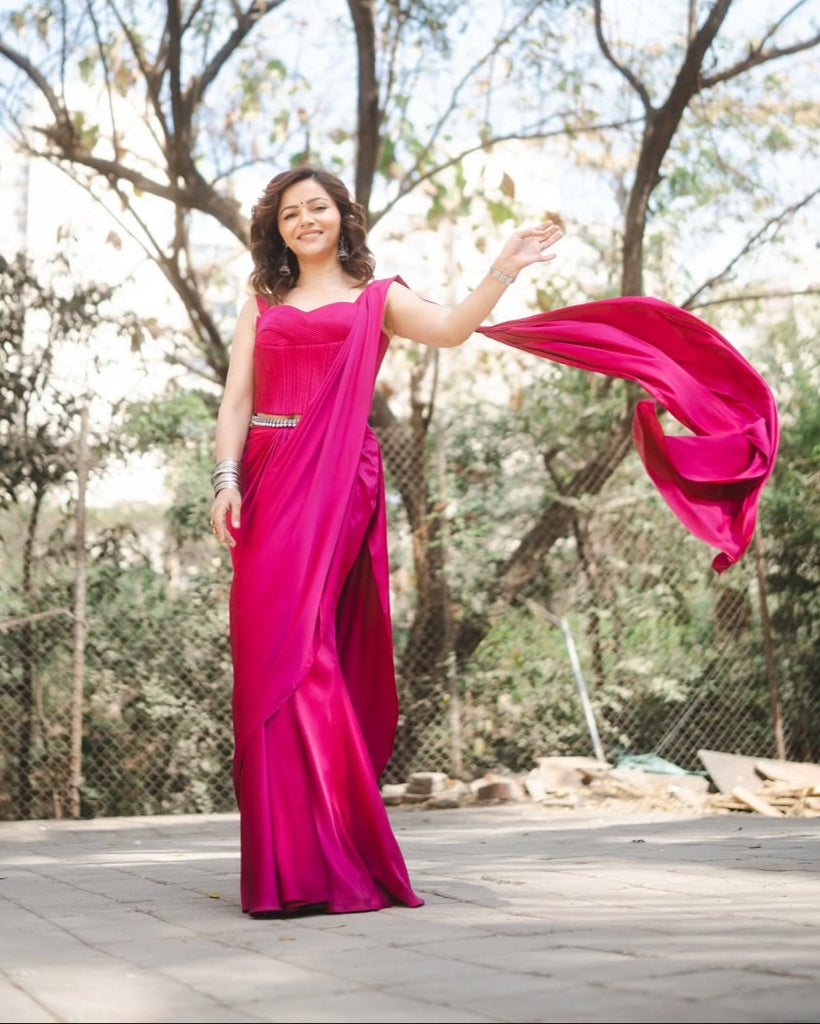 RIA MALHOTRA IN GOLABI SAREEE