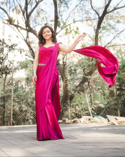 RIA MALHOTRA IN GOLABI SAREEE