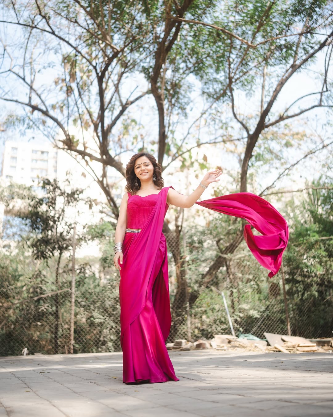 RIA MALHOTRA IN GOLABI SAREEE