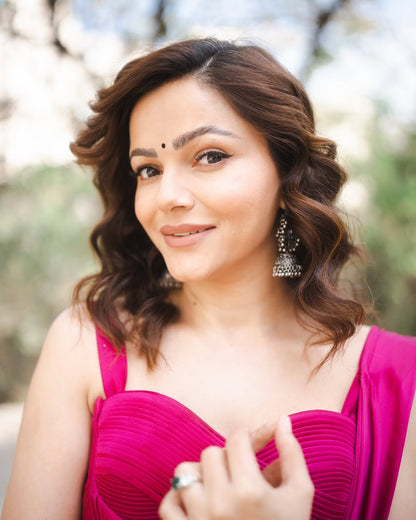 RIA MALHOTRA IN GOLABI SAREEE