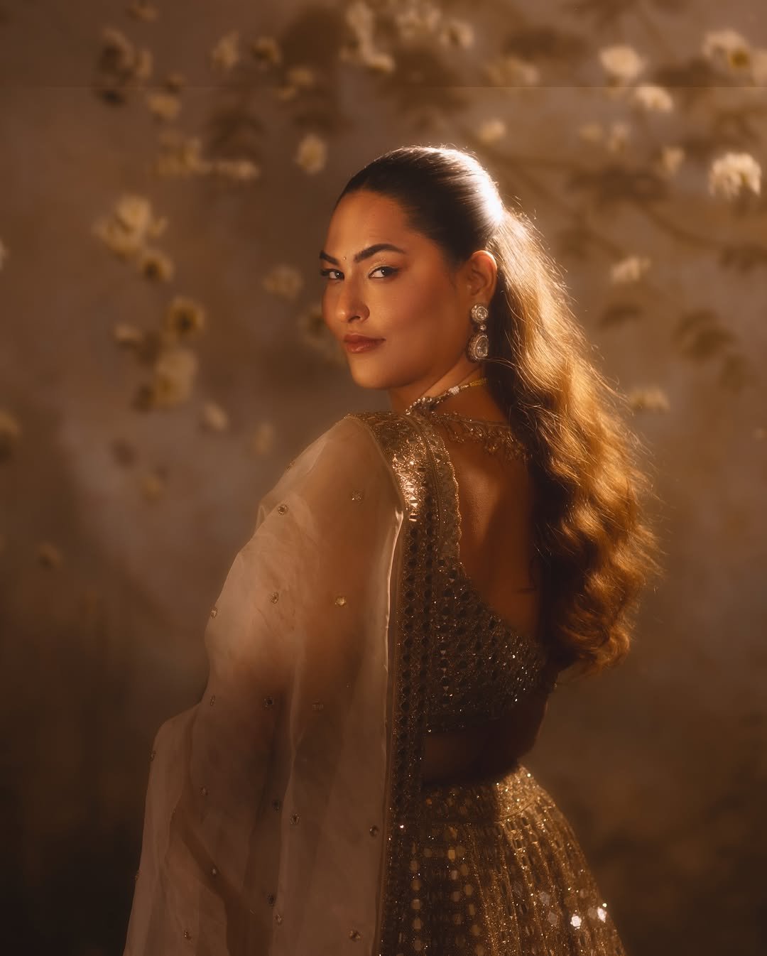 SAKSHI SINDWANI In Light Beige Mirror Lehenga Set